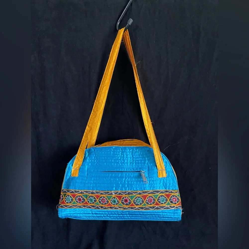 Vintage silk shoulder purse with pockets colorful fun Boho
